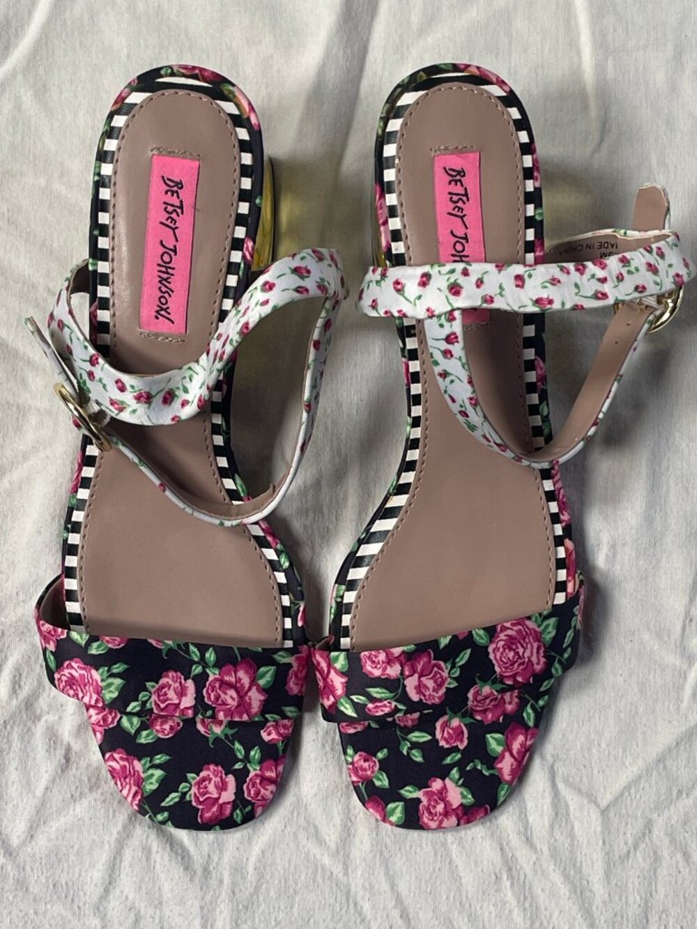 Betsey Johnson Floral Stripe Clear Embedded Flower Block Heel Sandals 8.5M